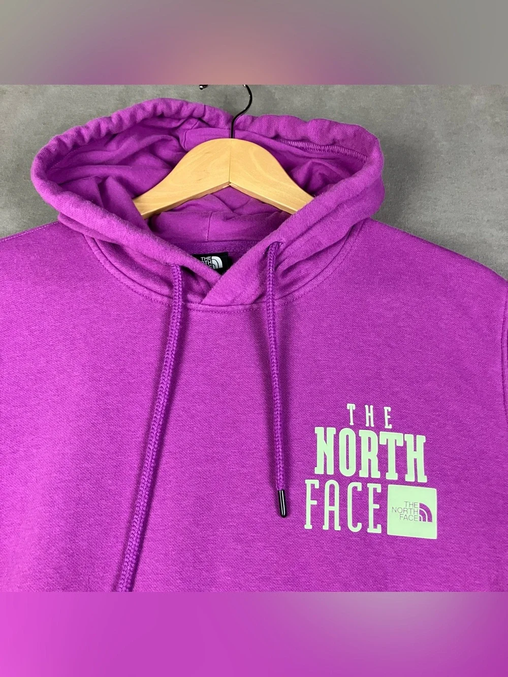 The North Face Men’s Size M Hoodie Sweatshirt Purple Never Stop Exploring Logo.